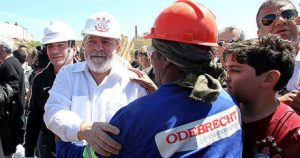 Lula soutient la firme transnationale Odebrecht...et ses travailleurs