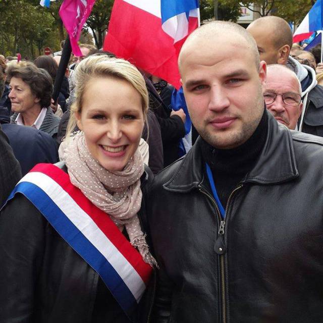 Marion Maréchal Le Pen avec Logan Dijan qui a des liens avec les néonazis grecs d'Aube Dorée et organise à Paris un local-bar où se rassemble le secteur le plus dur de l'extrême-droite
